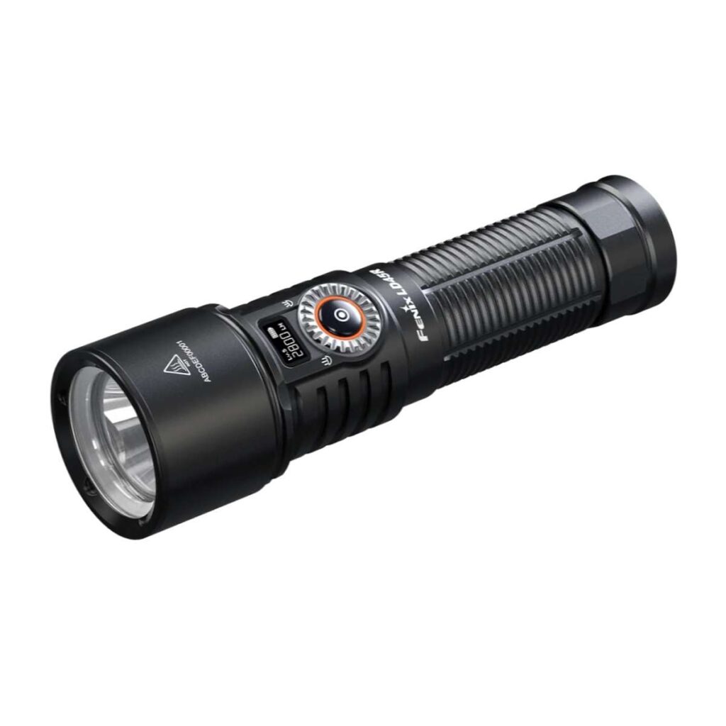Fenix LD45R lanterna cu fascicul ajustabil si afisaj OLED