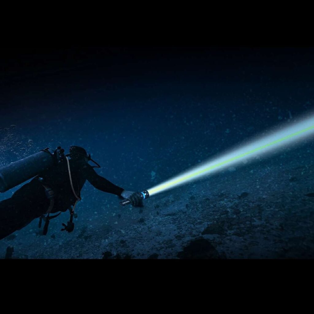 Xtar DL2 lanterna subacvatica si de uz general cu indicator laser