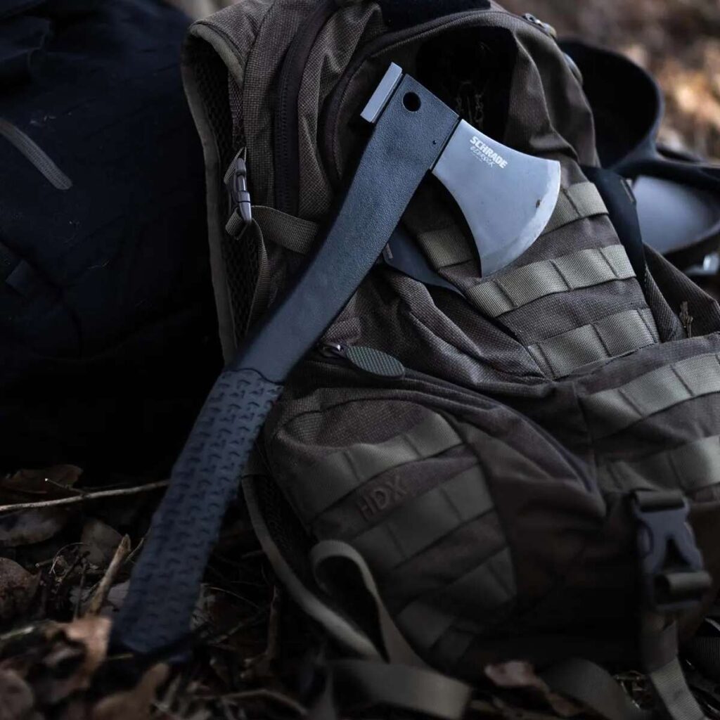 Schrade Bedrock Magnum topor de supravietuire cu amnar