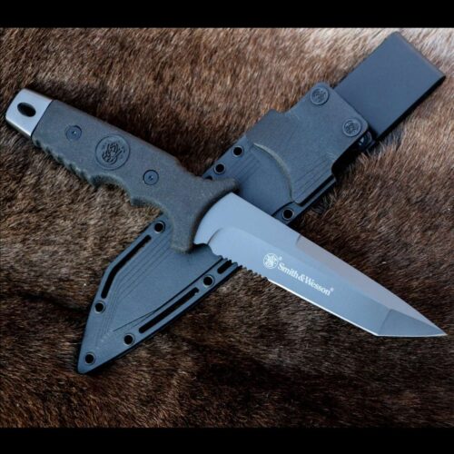 Smith & Wesson Special Ops cutit tactic cu lama cu varf tanto